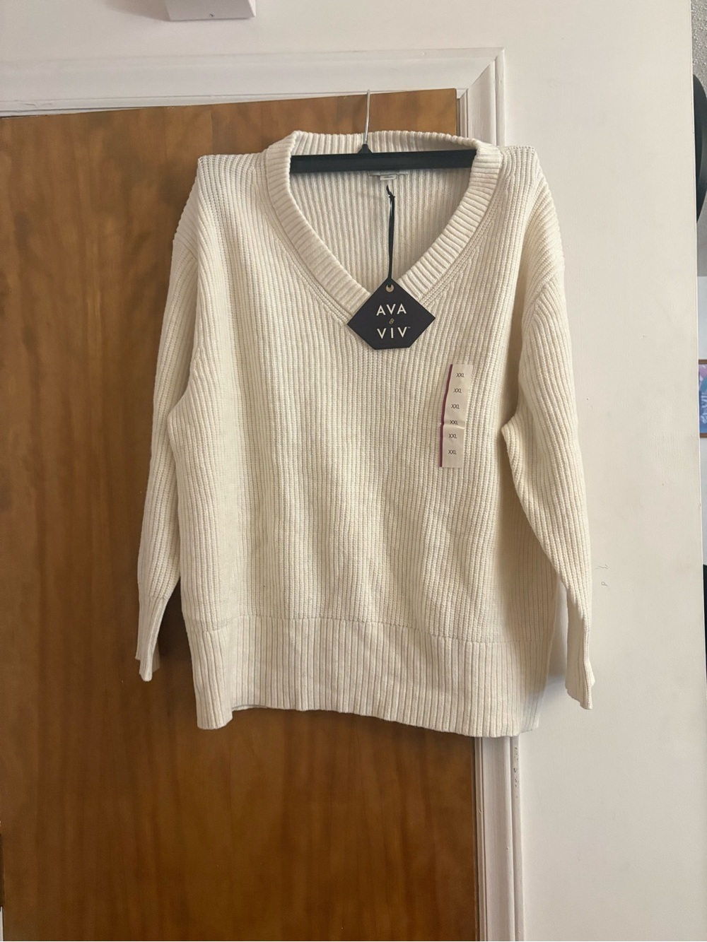 Ava & Viv Cream V-Neck Ribbed Sweater